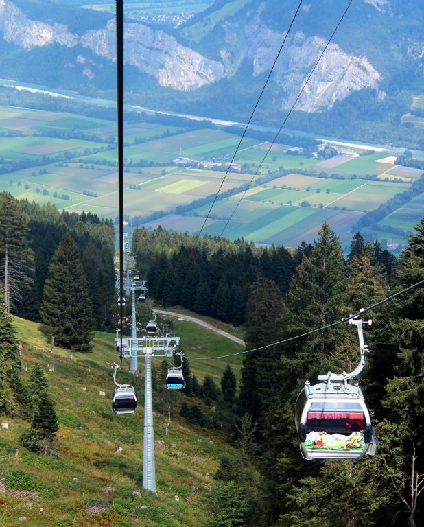 This cablecar travels from Pizol (510m) to Pardiel (1,633m). From Pardiel there’s a chairlift up to Laufboden (2,226m), which has a view of a glacier. Unfortunately we’ve timed our arrival over lunch (again) when the chairlift to Laufboden is closed. We don’t really have the time to hang around waiting for it to open again, so we just have a bite to eat at Pardiel instead.