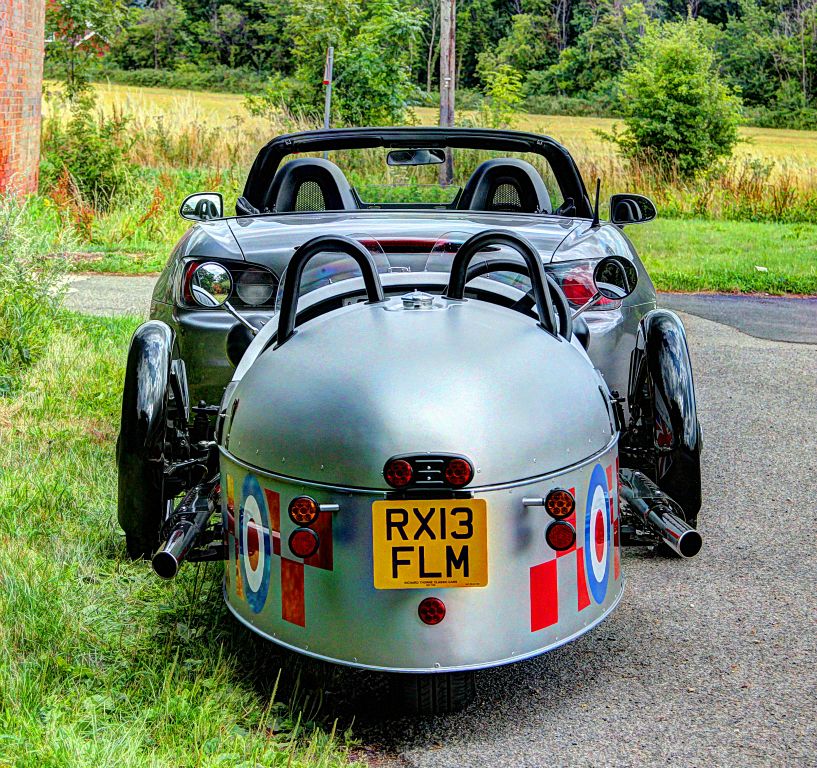 Despite its diminutive proportions, the Morgan is still about as wide as my Honda though.