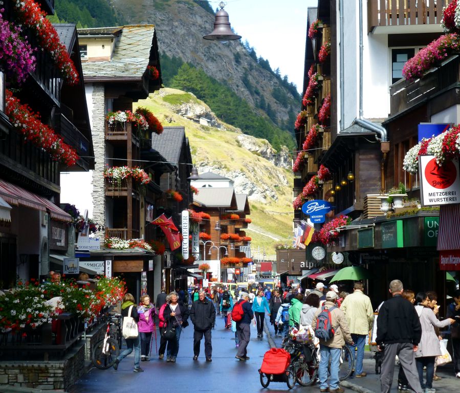Back in Zermatt, there were a lot of people out and about on the High Street.