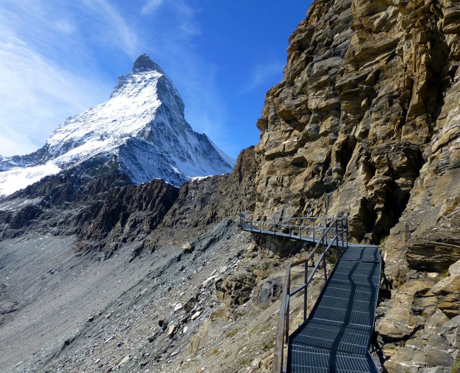 Ah, the good old rickety metal walkway bolted to the crumbling mountainside. Awesome. I’m sure it’s a lot more sturdy than it looks. It was put up by the Swiss after all.