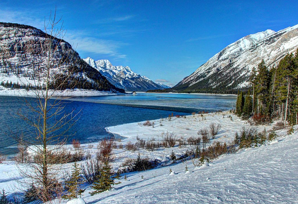 A view looking north across the Spray Lakes Reservoir. The lake seemed to have started freezing at its north end and the ice was gradually working its way south.