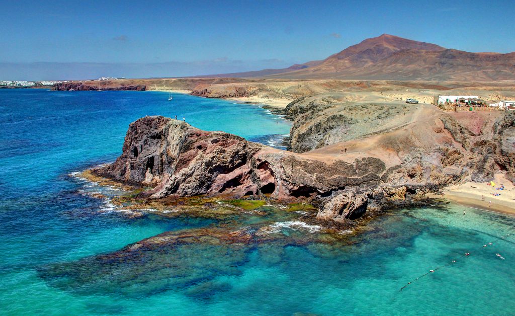 So I made it all the way Punta de Papagayo at the southern tip of Lanzarote and started heading west along the coast. A short distance from Punta de Papagayo is Papagayo Beach, which is spectacularly beautiful and just off the right-hand edge of this photo. Just look at the colour of the water. As you can see from this photo, there are lovely beaches all along this bit of coast.