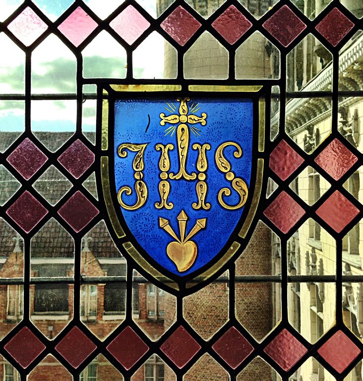 A stained glass window in the hotel with Judith’s initials.