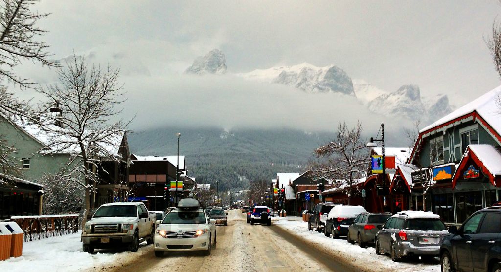 We stopped briefly in Banff for some breakfast before heading to Canmore, where we were planning to spend the night.The main street in Canmore was already looking pretty snowy.