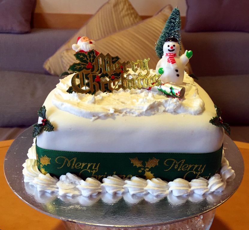 Back in our cabin later in the day and this lovely Christmas cake had appeared, courtesy of P&O.