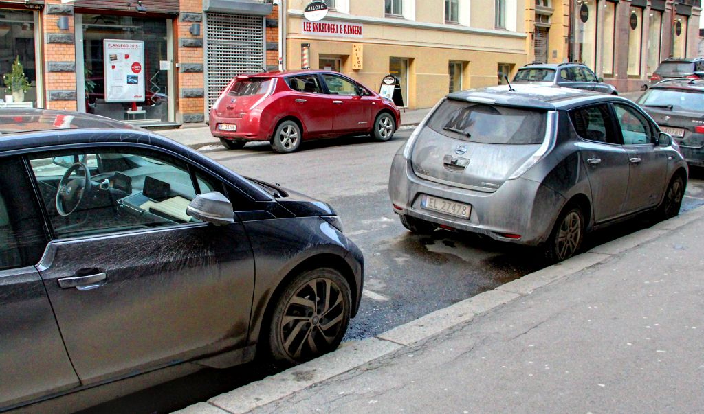 It turned out that Oslo seemed to be the electric car capital of the world (or at least the bits of the world that I've visited recently). I can't think of anywhere else one would be able to photograph two Nissan Leafs and a BMW i3 all parked in the street together.