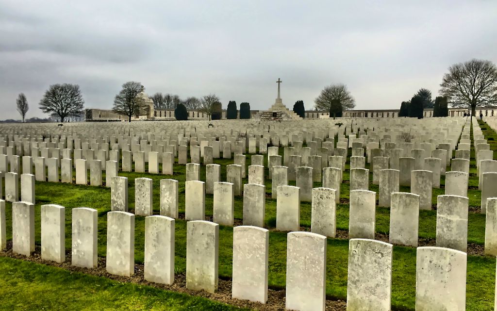 After leaving In Flanders Field, we went for a drive to the Yorkshire Trenches, but they were being renovated. So we drove to the Tyne Cot cemetery, which I think is the largest British military cemetery in the world. There are almost 12,000 graves here and around 8,000 of them are for unknown soldiers.