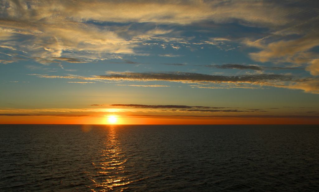 It looked like there was going to be a fine sunset for our last night on Oriana.