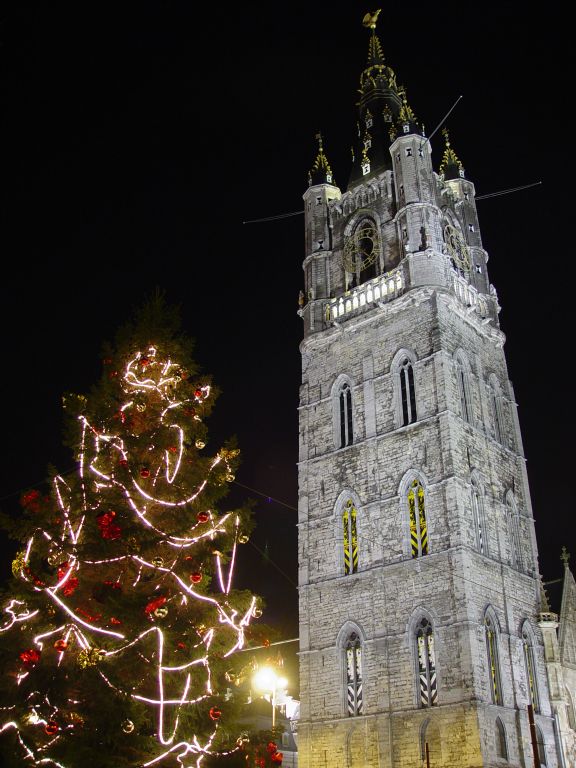 With the Ghent town Christmas tree.