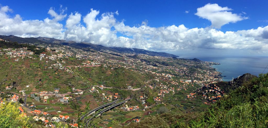 The rain didn't last long, so I decided to go for a short walk along one of the levadas near the resort (a levada is basicaly a small canal and they're used very extensively on Madeira to move water from the wet areas to irrigate the farmland).This was the view of Funchal from the levada.