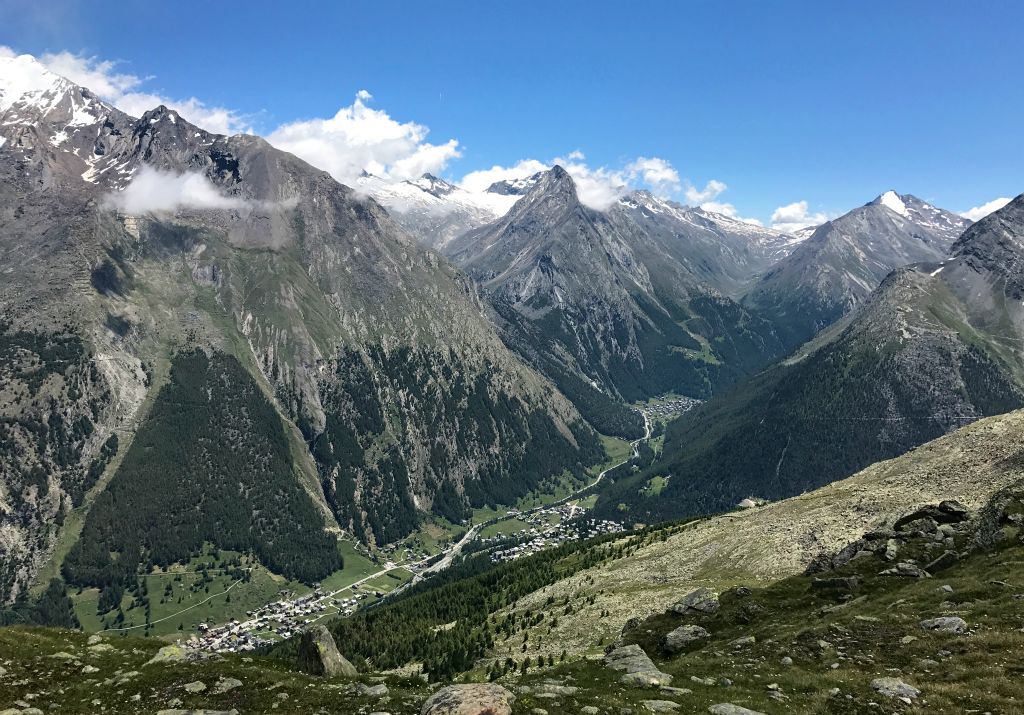 I was pretty much as high as I was going to go now and I had a fabulous view down into the valley. Saas Grund is on the left, with Saas Almagell visible in the distance on the right.