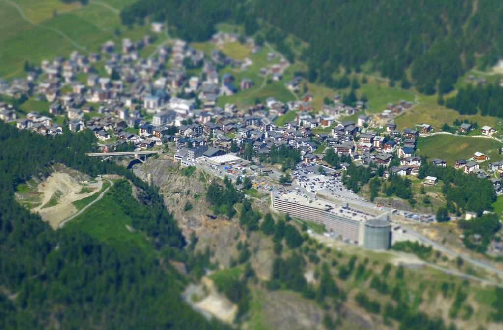 Across the vally I had a nice view of Saas Fee, which I've snapped here using miniature mode.