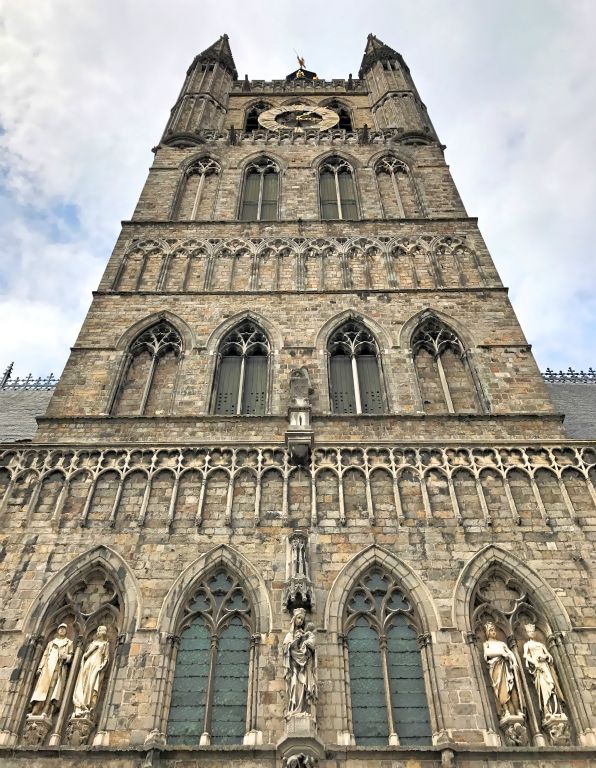 As our Eurotunnel Flexiplus ticket allowed us to get any train we liked all day, there was no rush to get back to Calais so we detoured into Ypres for some lunch. This is a picture of the Cloth Hall in the middle of Ypres.
