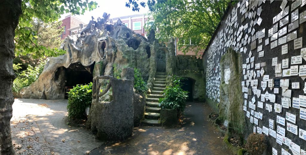 A cave in the middle of town. However, I have a strong suspicion this is not a real cave.[This was taken with the Panorama setting of my phone's default Camera app.]