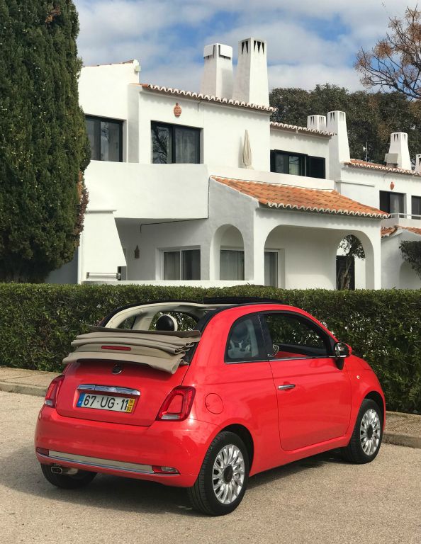 We'd booked a "Mini Convertible or similar", but Hertz supplied this pale red Fiat 500c. To my mind this is a normal car with a panoramic sunroof, not a convertible. Still, it was pleasant enough and the roof configuration meant that it could be opened and closed at any speed, which was quite handy. 69 horse powers is not enough horse powers though.