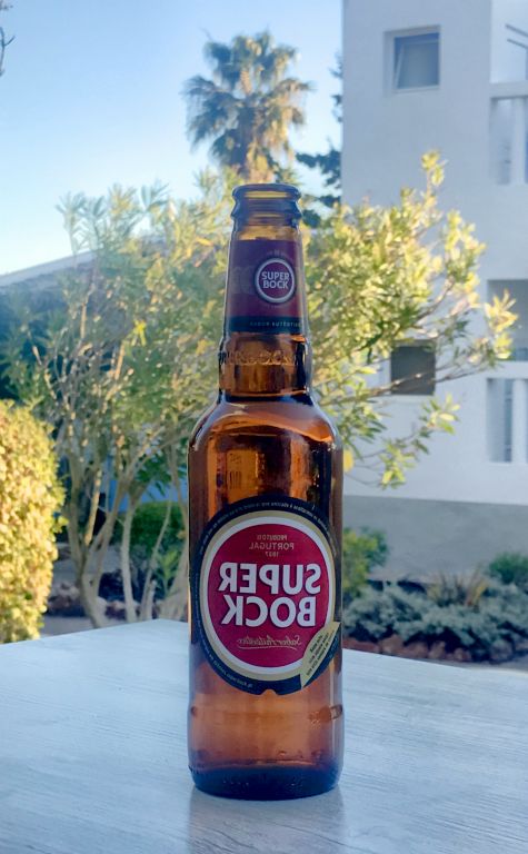 Time for a Super Bock on our terrace before heading out for dinner.As far as I can tell there are only two "beers" (by which I mean "lagers") on sale in Portugal - Super Bock and Sagres. Clearly the micro-brewery revolution hasn't made it this far south yet.