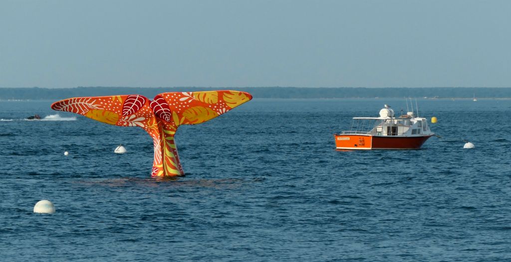 Speaking of sculpture, there's a massive hippie whale tail sculpture thing out in the bay.My phone is telling me that I've walked over 25,000 steps in the scorching heat today so it must be time to retreat to the hotel for another rest and air-conditioned cool down.