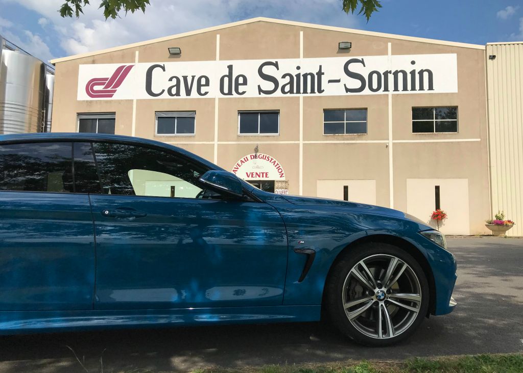 Although we did briefly venture out to the winery at Saint-Sornin to buy some wine and support the local economy (and sensibly parked the car in the shade under some trees - not that it seemed to help much when the air temperature was 35C :o(