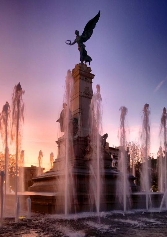 I found McDonald's, so I had a bite to eat in there before heading back to the hotel. The fountain in the Place de la Republique was looking super at sunset.
