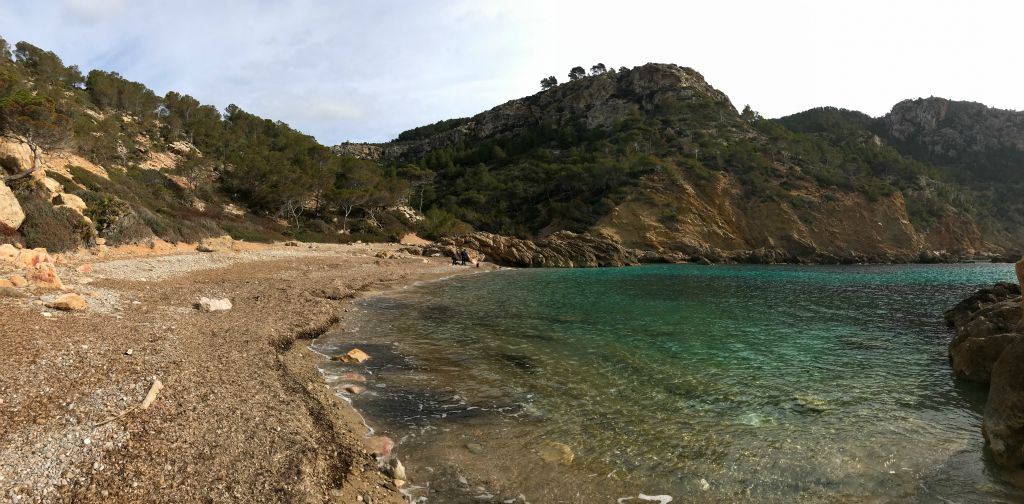 After an hour or so I arrived at the pretty Cala D'egos.