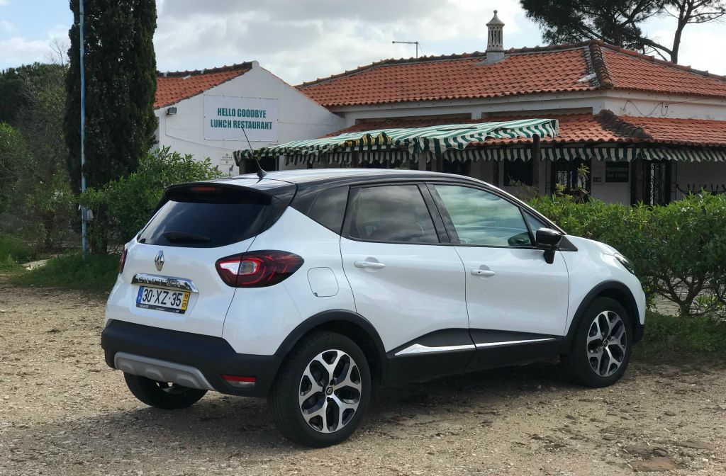 Friday - I'd decided to venture fairly far on my first full day and drove for around 45 mins to the Barragen da Bravura to go for a walk near the reservoir there.Here's my hire car parked in the car park of the Hello Goodbye restaurant (there was only one other car there!).