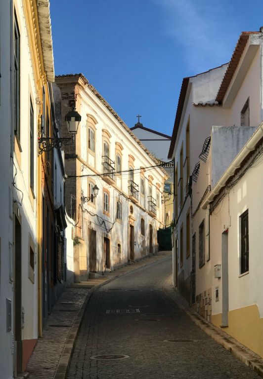 Wednesday - My last full day today, so I headed to the pretty town of Silves to do a walk starting there.