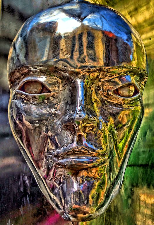 After beer breakfast we pop down to the Halve Man Brewery to do their tour. Judith and I did the tour a few years ago, but the brewery was refurbished earlier this year, so it’s worth another look.